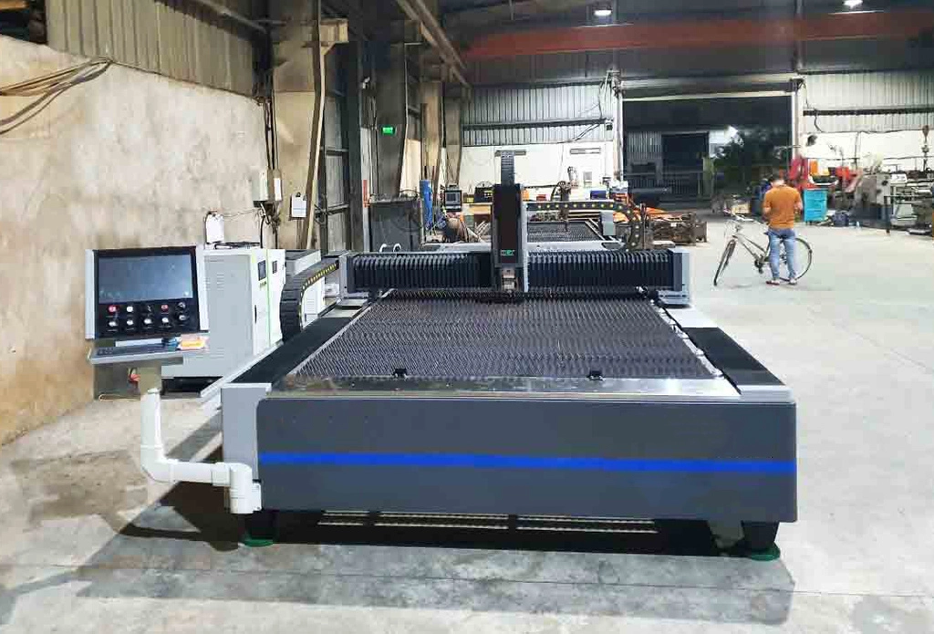 Gia công cơ khí cắt laser CNC là gì?