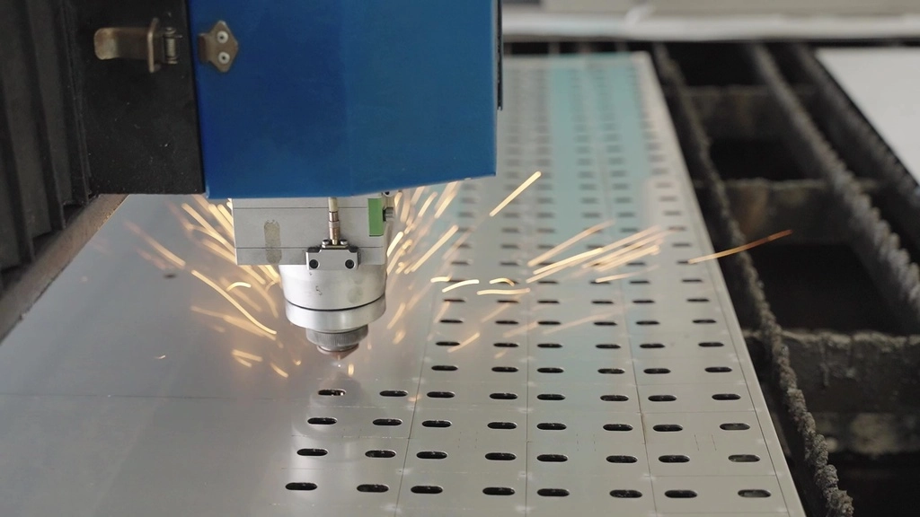 Vệ sinh và bảo dưỡng định kỳ máy cắt laser