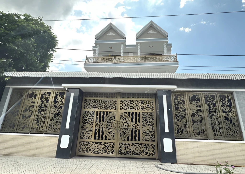 Mẫu cửa thép CNC đẹp nhất 2023