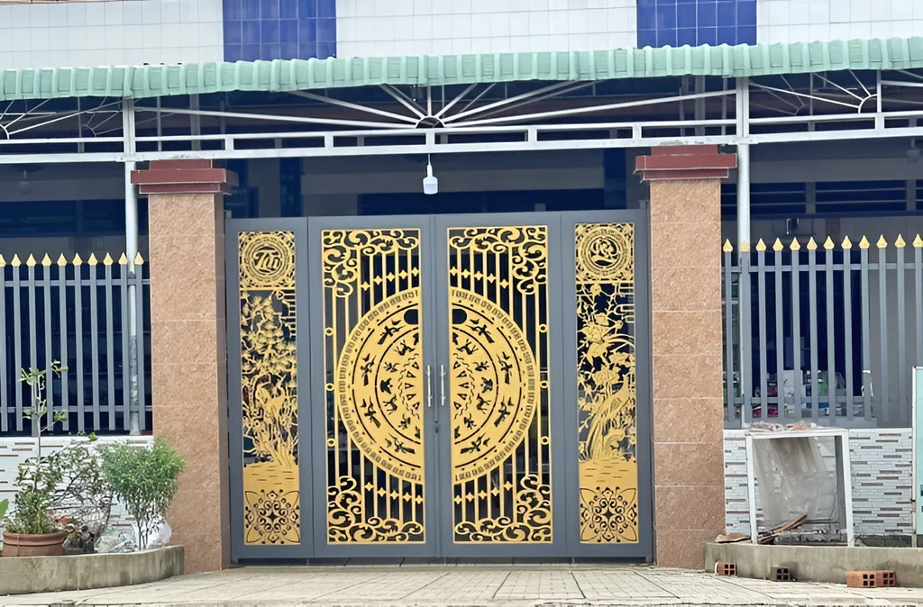 Mẫu cửa thép CNC đẹp nhất 2023