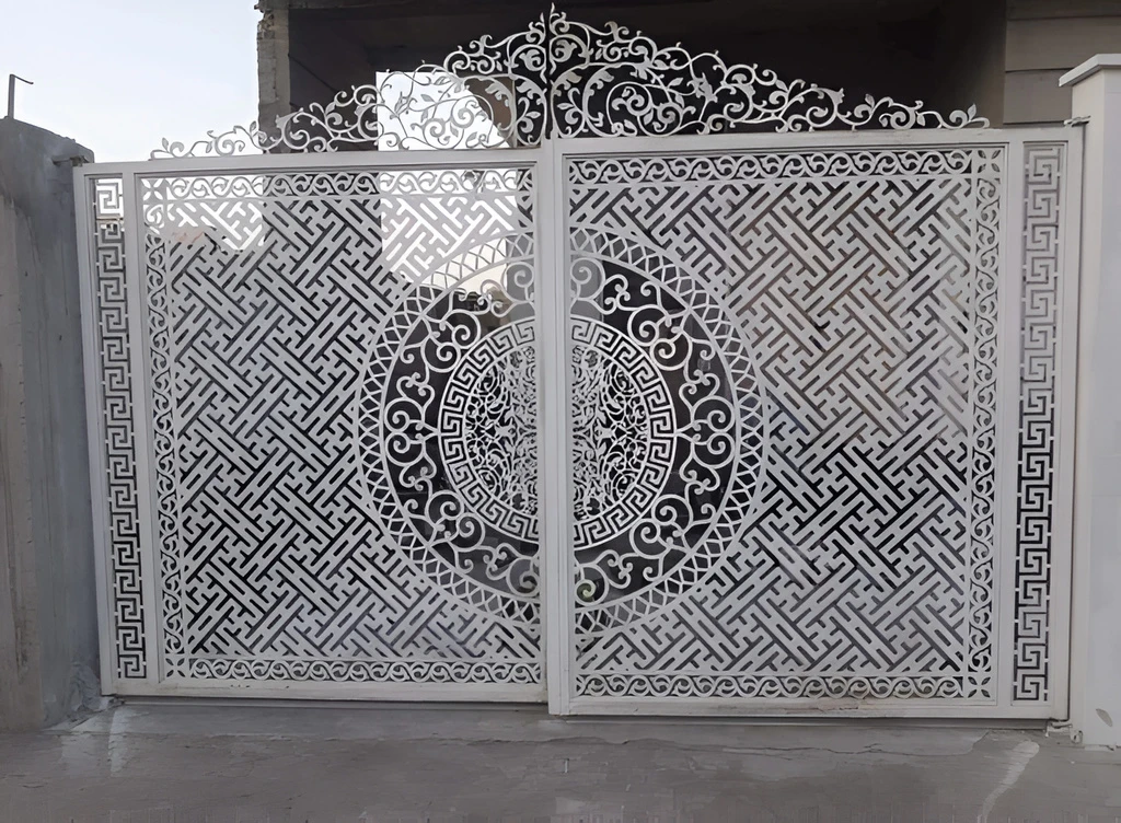 Mẫu cửa thép CNC đẹp nhất 2023