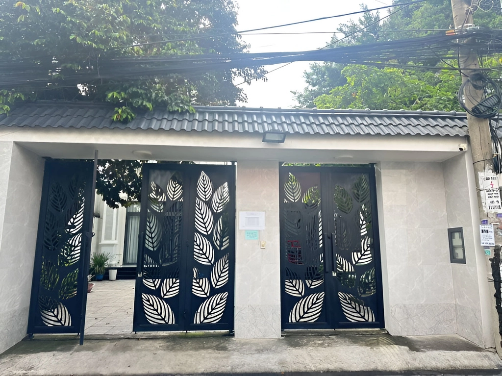 Mẫu cửa thép CNC đẹp nhất 2024