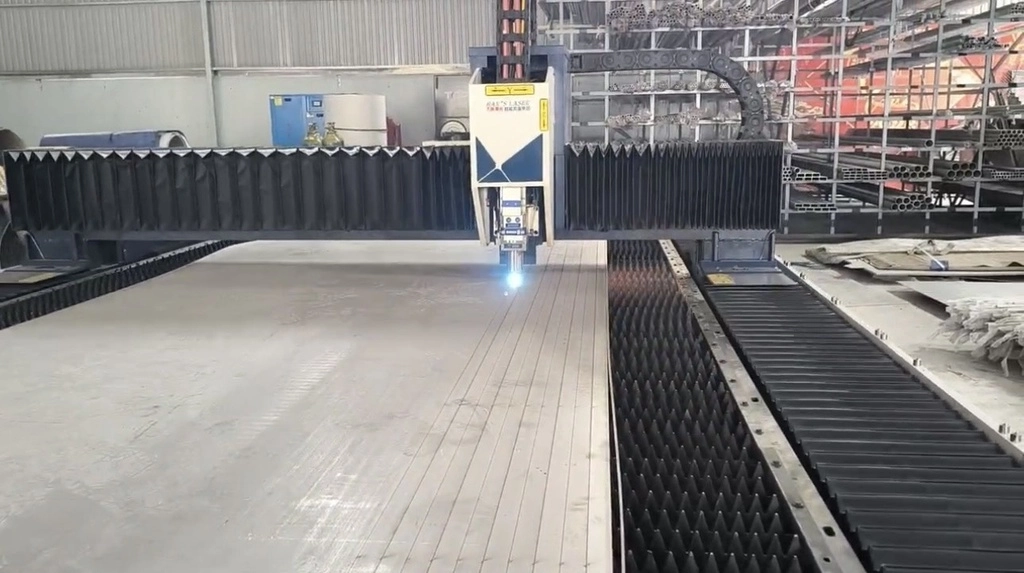 Kiểm tra và đảm bảo các yếu tố an toàn khi cắt laser