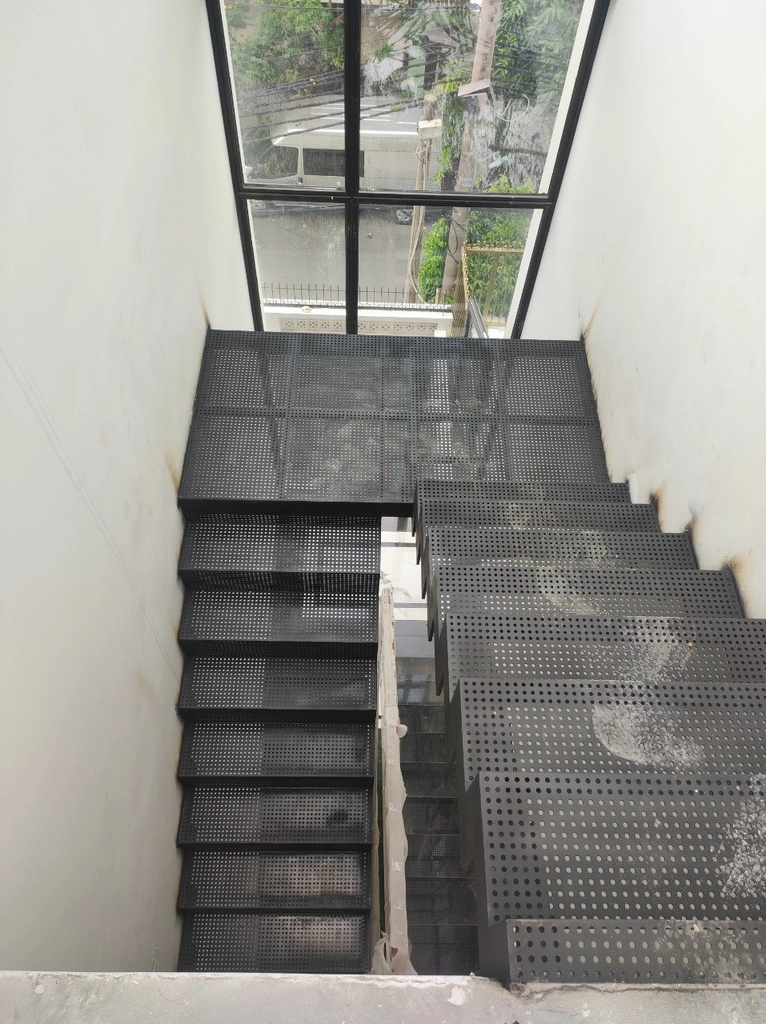 Thép tấm gia công đột lỗ