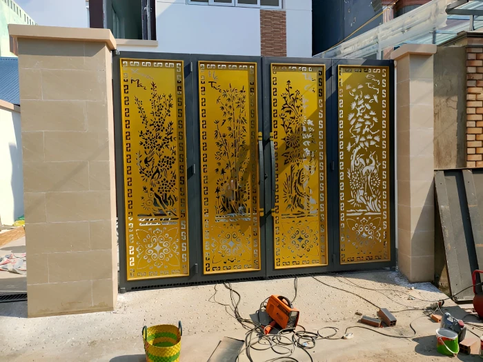 Mẫu cửa thép CNC đẹp 2023