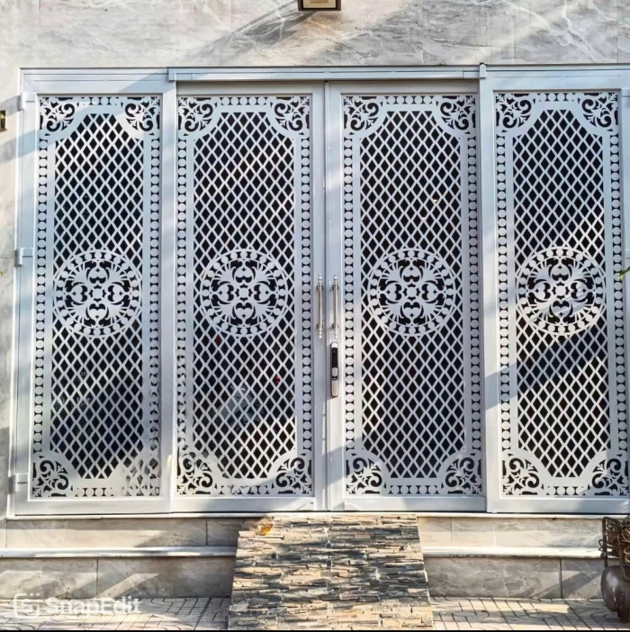 Cổng sắt CNC KD 287 – Hoa văn lưới caro cổ điển