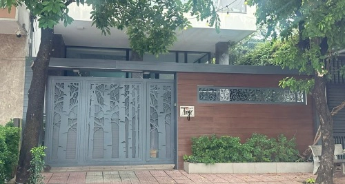 Cổng sắt CNC KD235 – Họa tiết rừng cây hiện đại