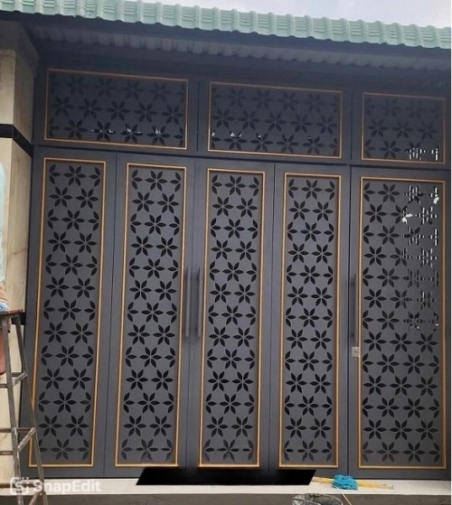 Cổng sắt CNC KD270 họa tiết hoa 5 cánh hiện đại