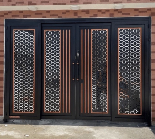Cổng sắt CNC KD272 hoa văn bông tuyết, sọc chỉ nổi hiện đại