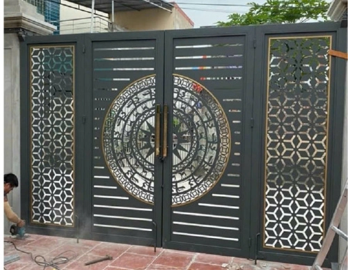 Cổng Sắt CNC Mặt Trống Đồng Kết Hợp Bông Tuyết – Mẫu KD261 | Hiện Đại và Tinh Tế