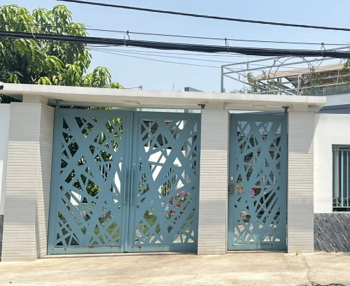 Cổng sắt CNC họa tiết sọc ngẫu nhiên phong cách trừu tượng KD228