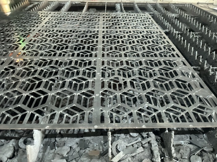 Dịch vụ Gia Công Đột Lỗ Thép Tấm CNC