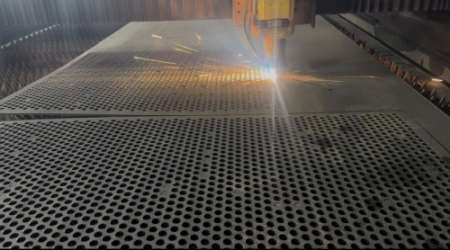 Dịch vụ Gia Công Đột Lỗ Thép Tấm CNC