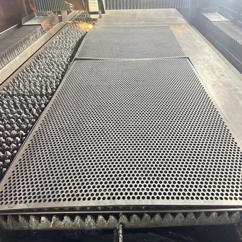 Thép tấm gia công đột lỗ